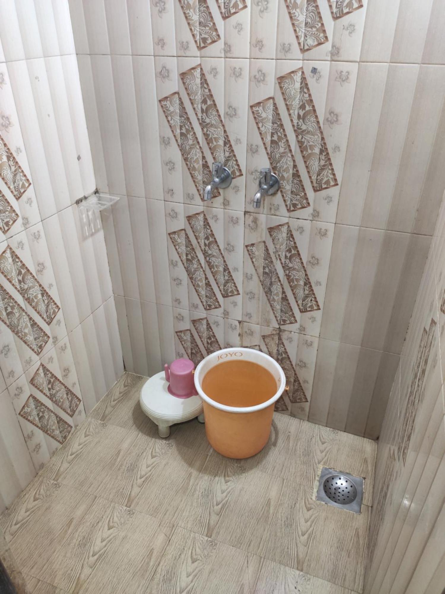 אויאיין Hotel Vrandavan Palace Near Mahakal Temple מראה חיצוני תמונה